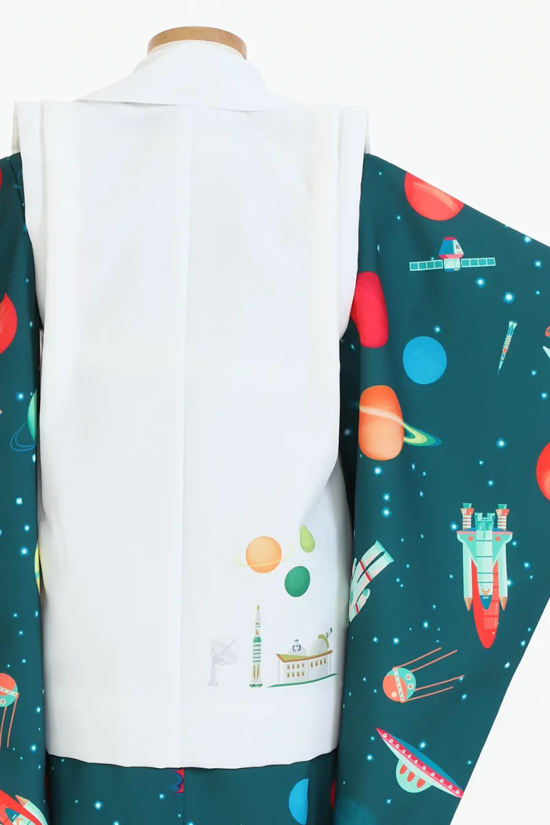 後ろ姿は宇宙基地がデザイン